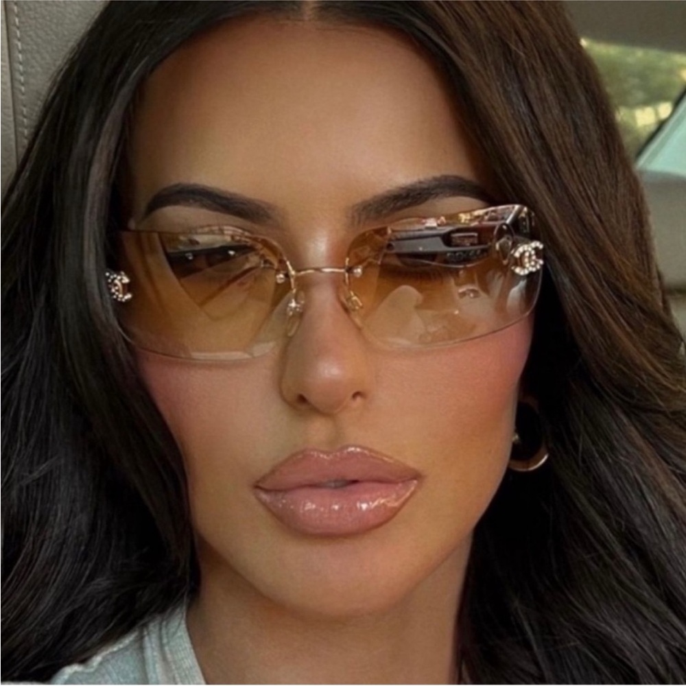 Like New💕CHANEL PERFECT CONDITION SWAROVSKI CRYSTAL VINTAGE SUNGLASSES - Picture 4 of 15